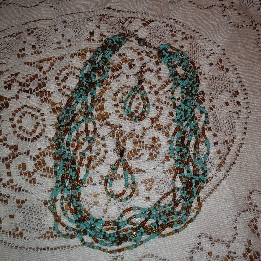 Beaded necklace & Earrings